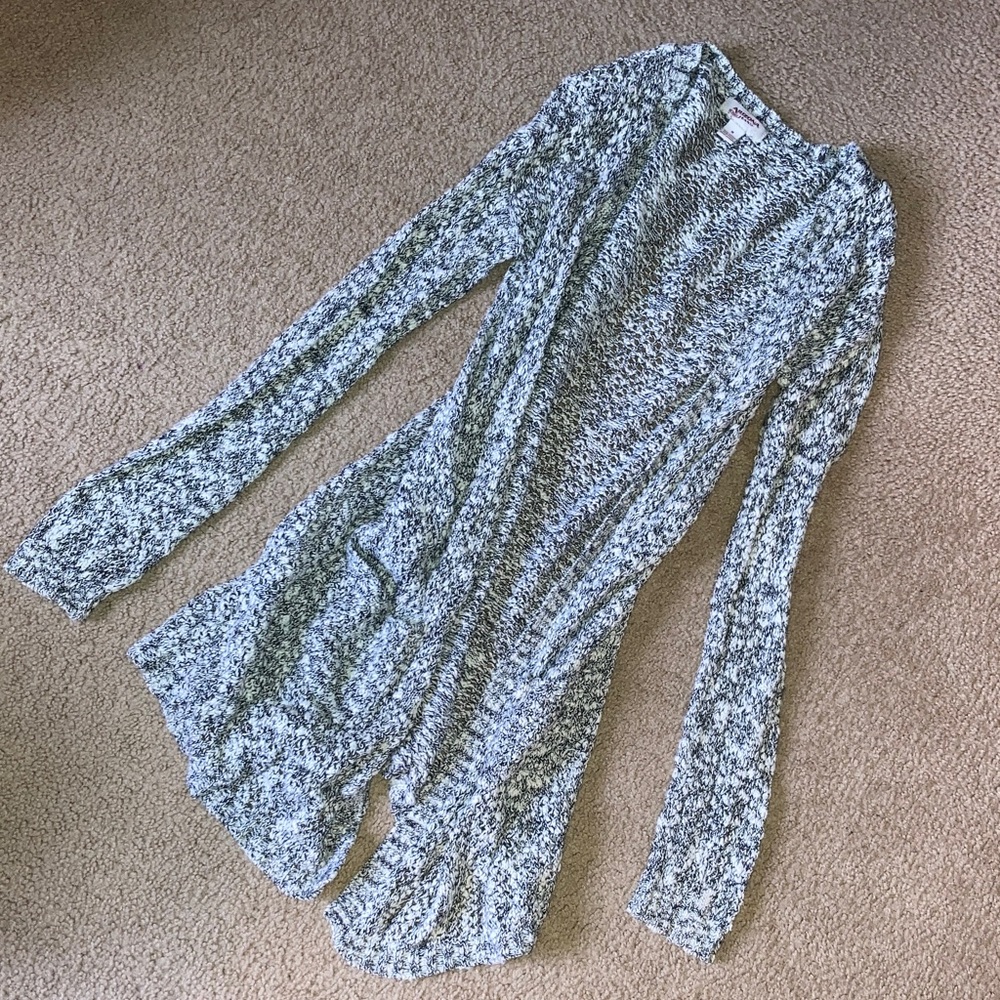 Women's Long cardigan sweater - Black and White